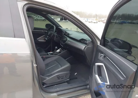 2022 Audi Q3 Premium 40 Tfsi Quattro Tiptronic from USA, damaged, VIN WA1AUCF37N1096376